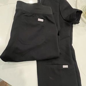 Black Figs scrub set.